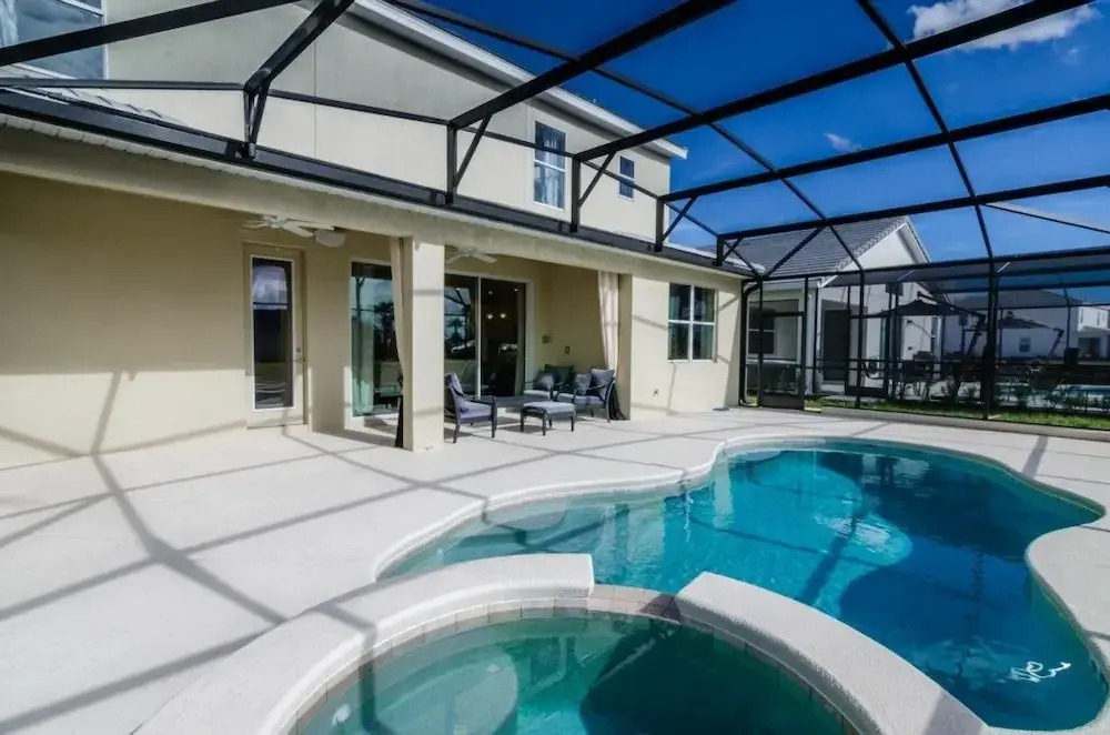 Luxury 5 bedroom suites just 10 minutes from Disne