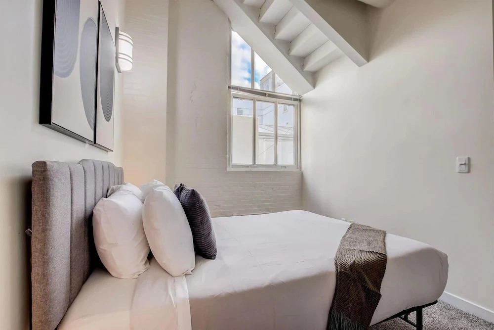 TWO CozySuites Apt w Skybridge Access 4