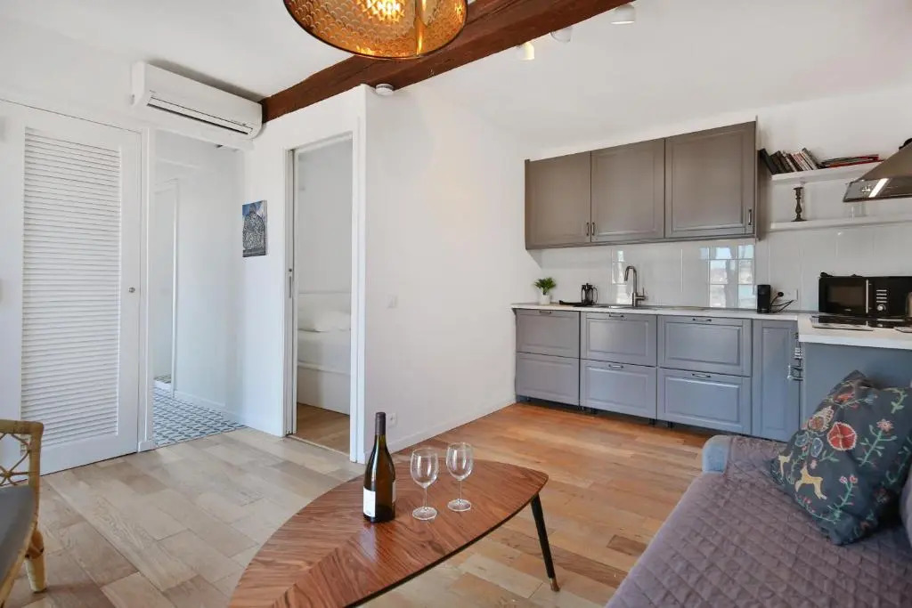 Newly Renovated Apt/2 Terraces/Sea+Mountain Views
