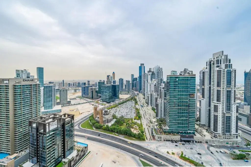 Monty - Breathtaking City Views From DT Apt with Terrace