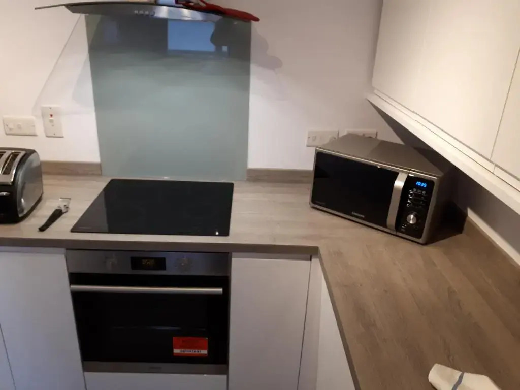 RentUnique St Georges 2x 2 bed amazing apartments moments from centre