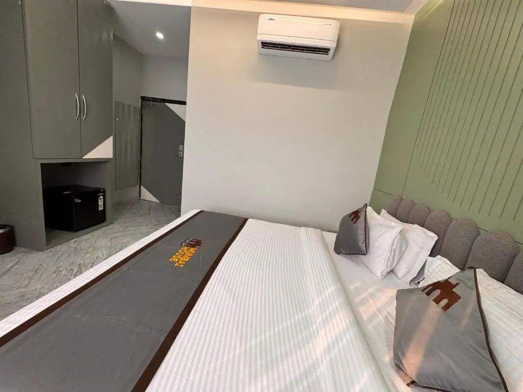 Hotel Mumbai House Pithampur