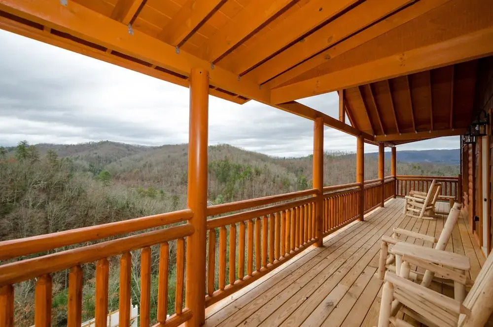 SmokyStays 6 BR Cabin w Indoor Heated Pool