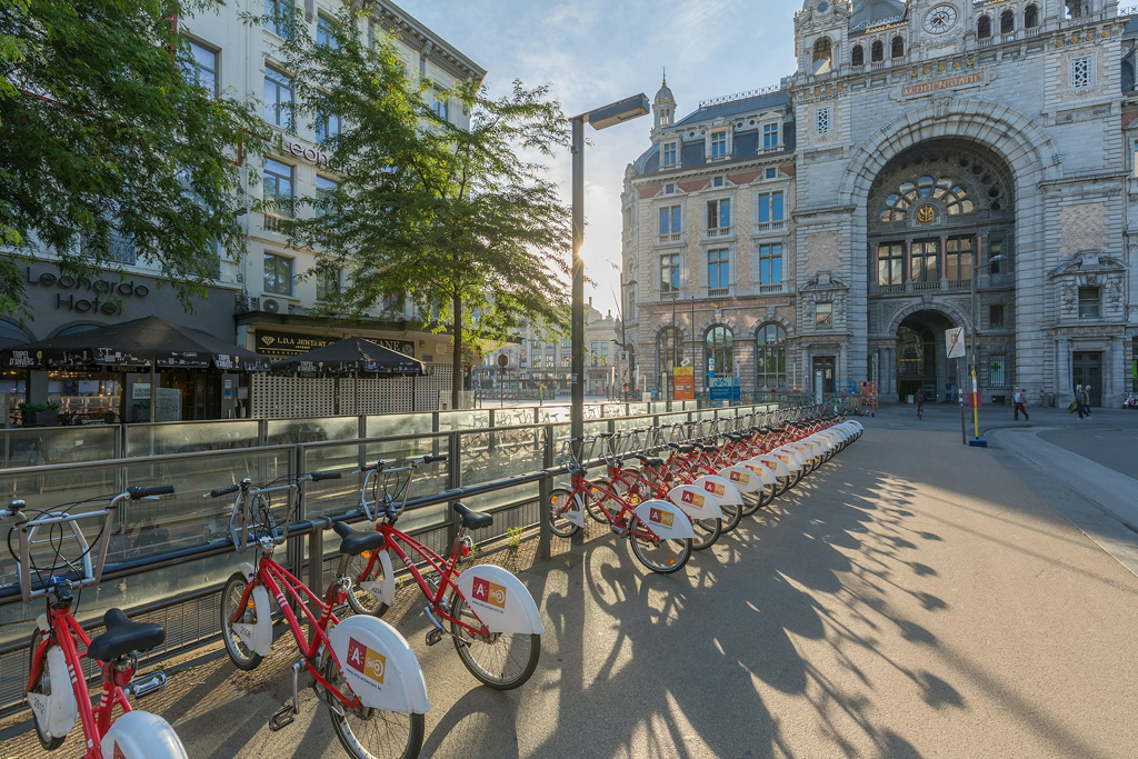 Отель Leonardo Antwerpen
