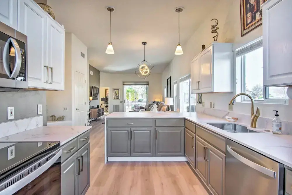 55+ Community w/ Pool & Spa: Green Valley Retreat