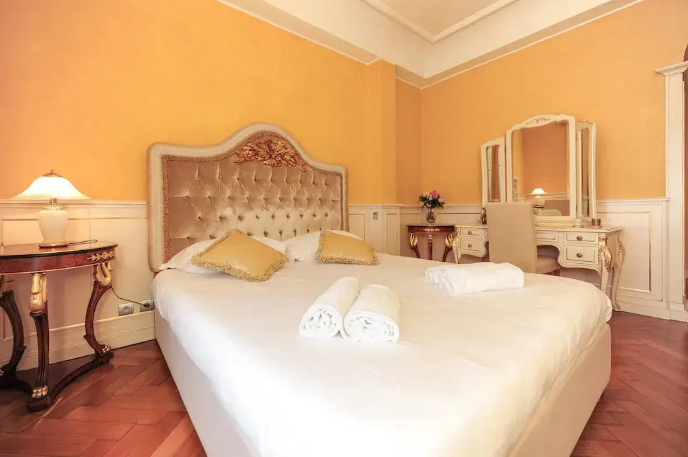 Le Majestic Promenade - Five Stars Holiday House