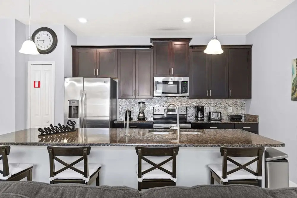 Spacious 4BR Townhome With Pool at Storey Lake