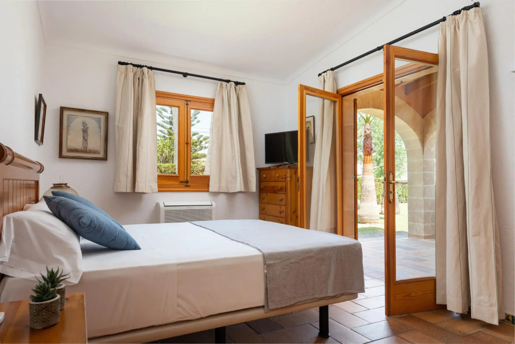 Mulholland Villa