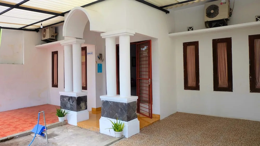 Homestay Syariah Monjali Taman Pelangi by Simply Homy