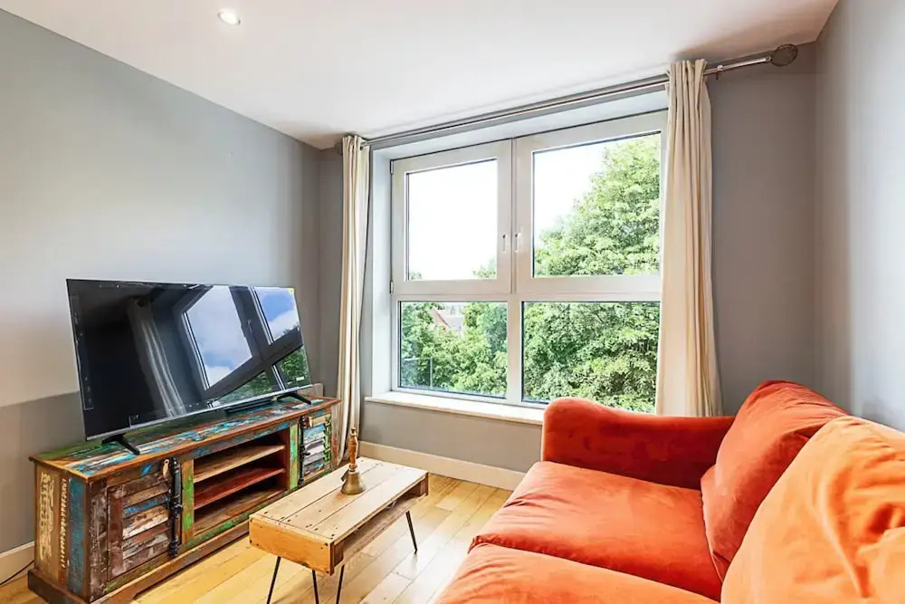 Spacious Modern Flat in Chelsea Harbour