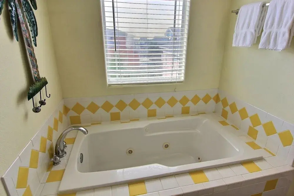 Sunny Daze 690sp 6 Bedrooms 3 Bathrooms Home