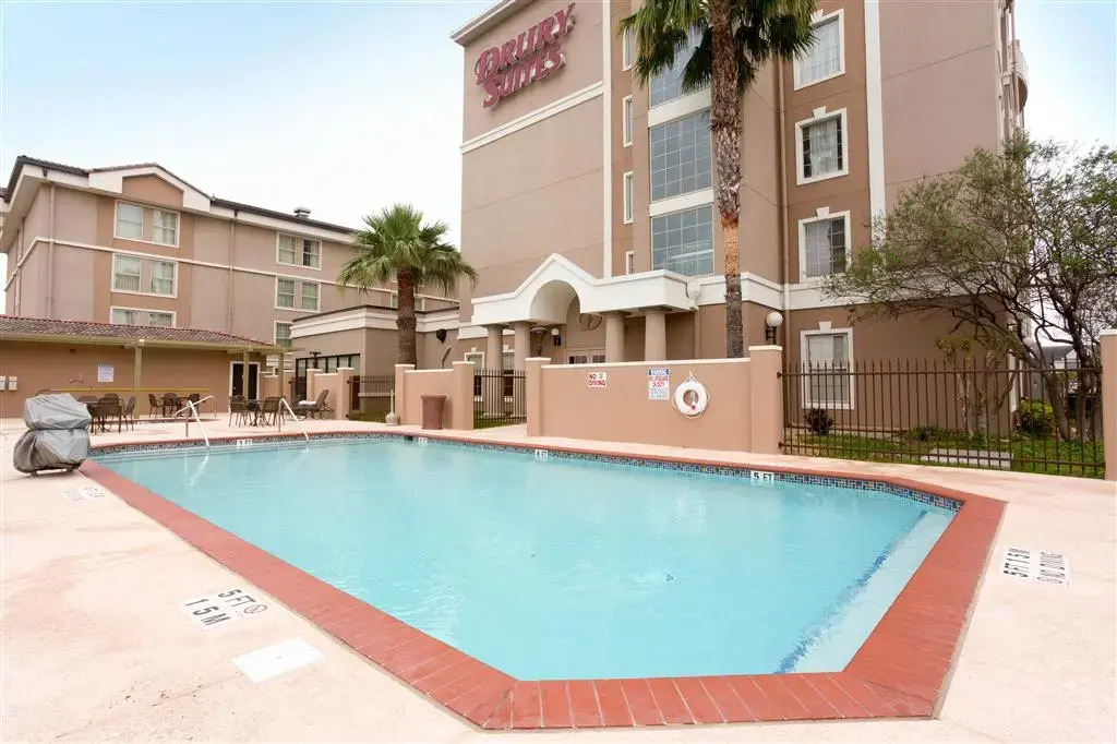 McAllen Plaza Hotel & Suites