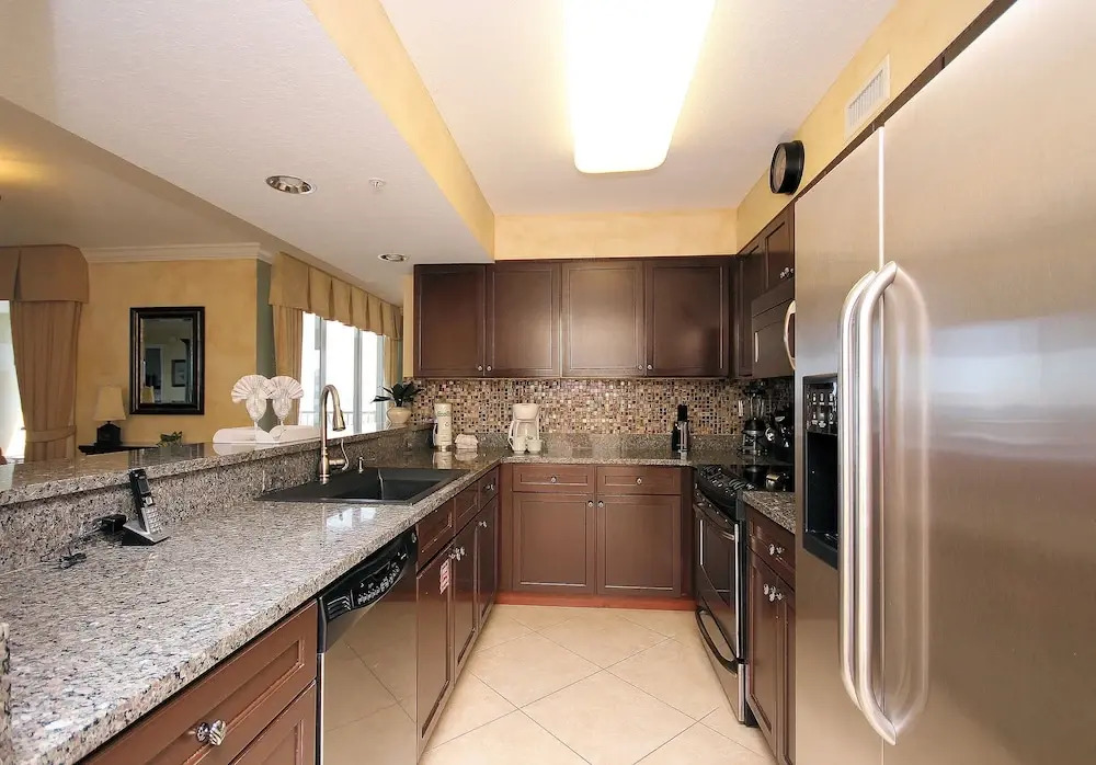 Heron 603 - 3 Br condo by RedAwning