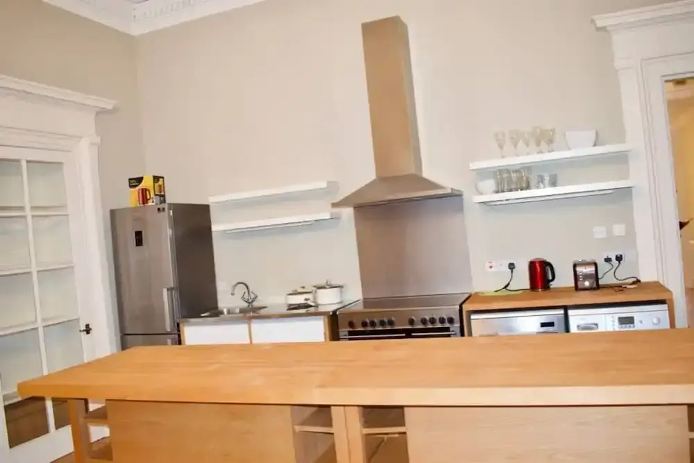 Bright and Spacious New Town Apartment