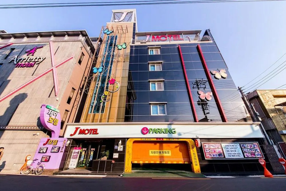 J Motel