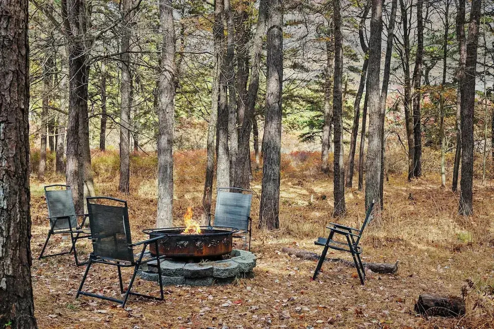 Mohegan by Avantstay Private Dock + Firepit Community Pool + Beach