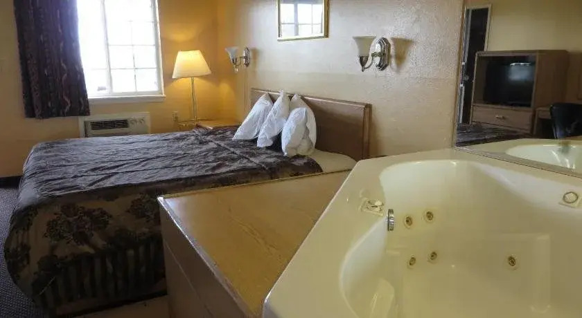 Economy Inn & Suites Joplin