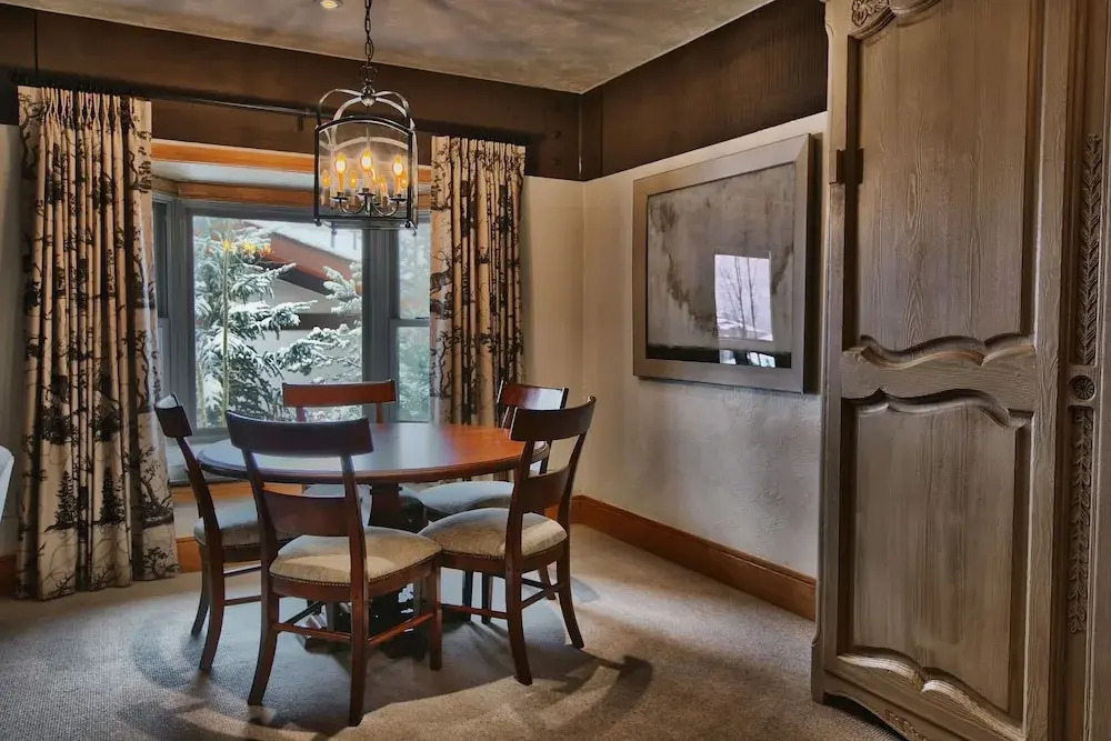 Premium Luxury Three Bedroom Suite with Hot Tub