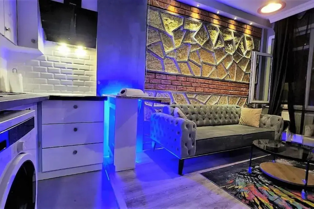 Nisantasi center 1+1 Luxury Renovated b3