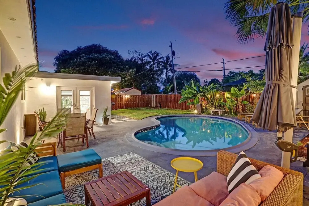 Hollywood Luxurious Villa w Heated Pool