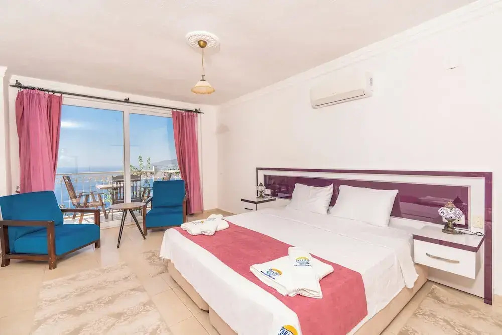 Villa Fuchsia 4-bedroom Retreat With Private Pool and Breathtaking View
