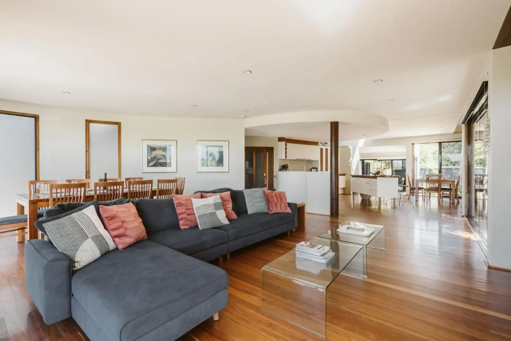 Oasis on the beach - large 6BR home w. ocean views