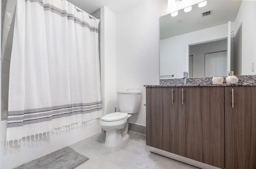 Luxury 2BD Apartment in Downtown Doral