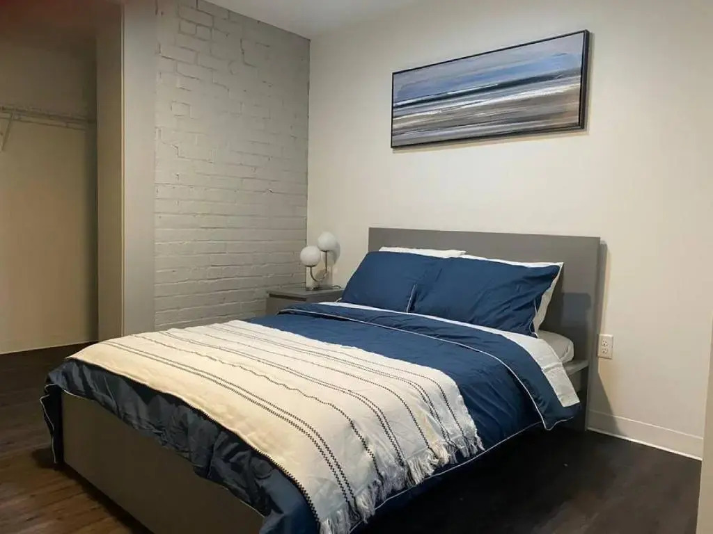 Apt 252 Cozy and Sleek Dwelling Min from Ft Leavenworth