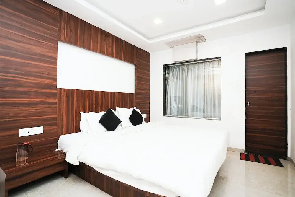 Hotel Sai Executive Near Holy Cross Church Mahabaleshwar