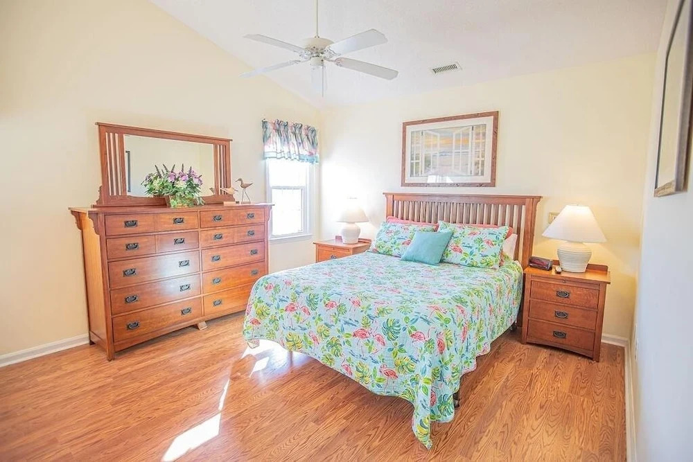 Pirates Paradise 3 Bedroom Home by RedAwning