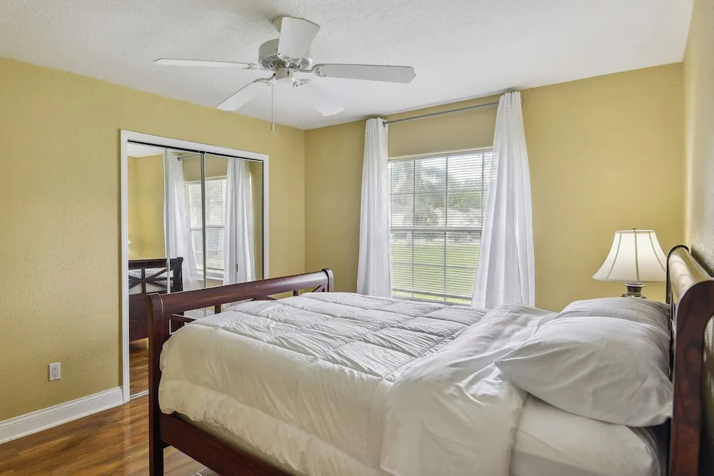 Palm Coast Escape: Screened Lanai, Saltwater Pool!
