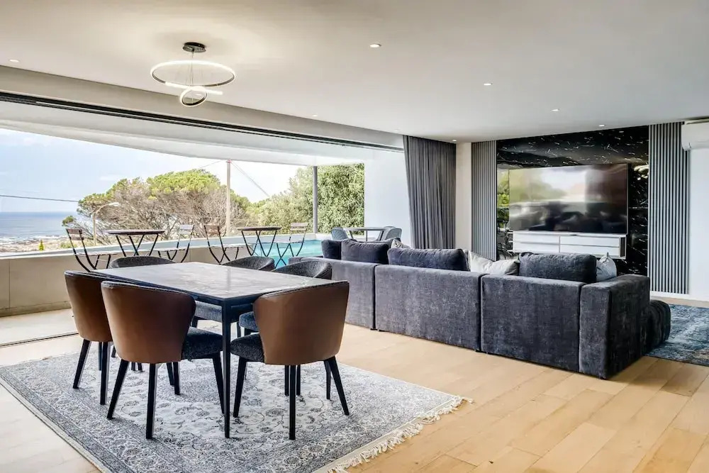 4BR Camps Bay Villa w Pool and Garden Casa Meya