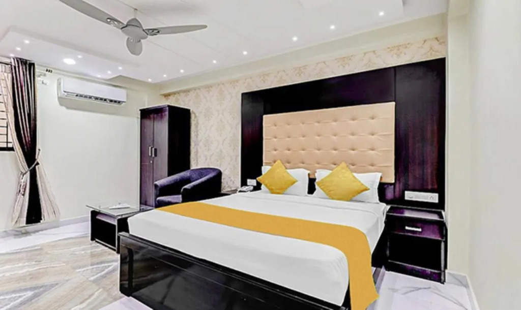FabHotel Emora Suites