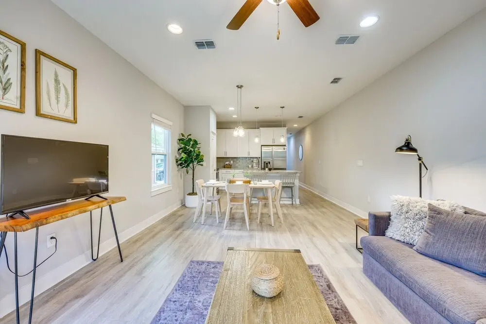 Pet-friendly Townhome, 1 Mi to Southbank Riverwalk