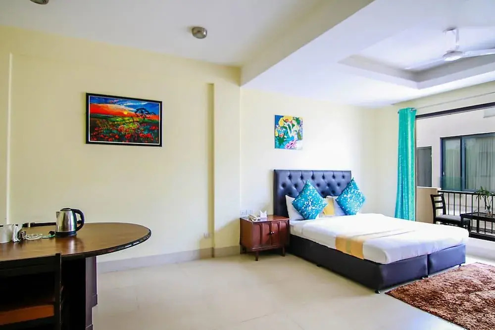 Hotel Mayarch Premium