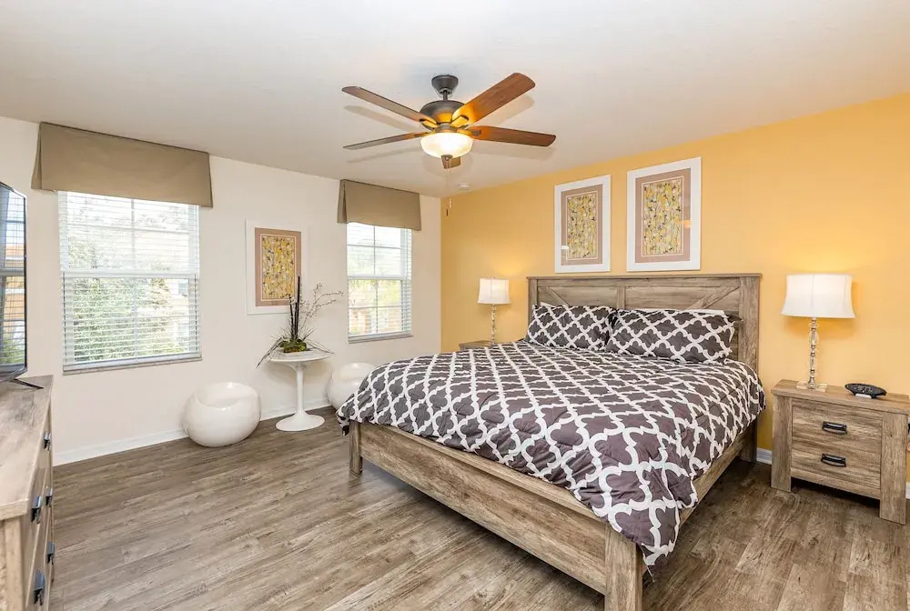 Fantastic 4br 3ba with Pvt Pool with Lake view near to Disney