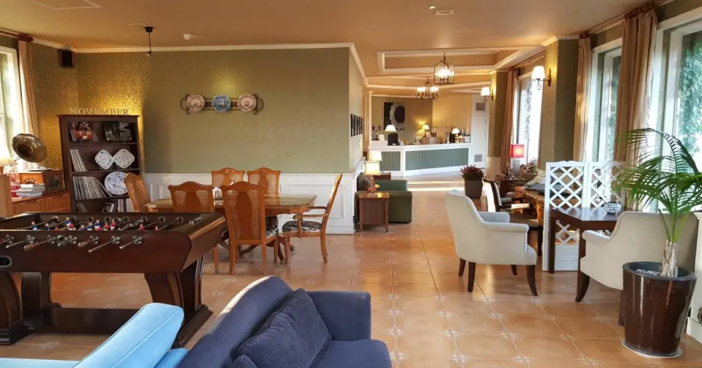 Hotel November