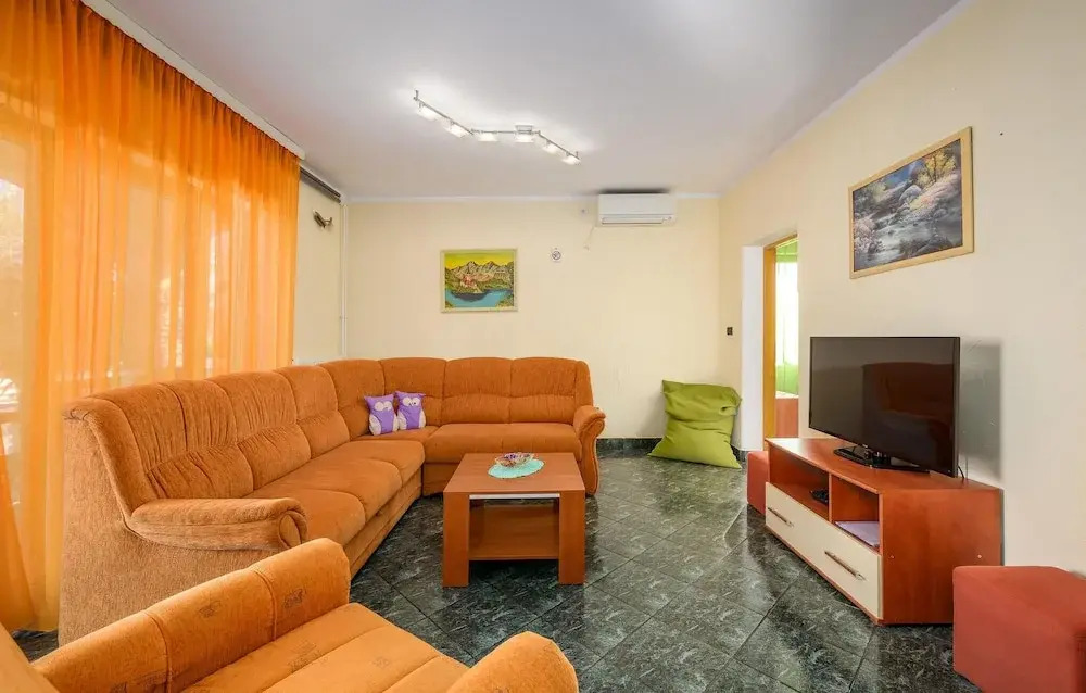 Stunning Home in Fazana With Wifi and 3 Bedrooms
