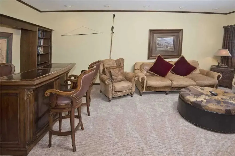 Sunburst Residence 5 Bedrooms 3.5 Bathrooms Home