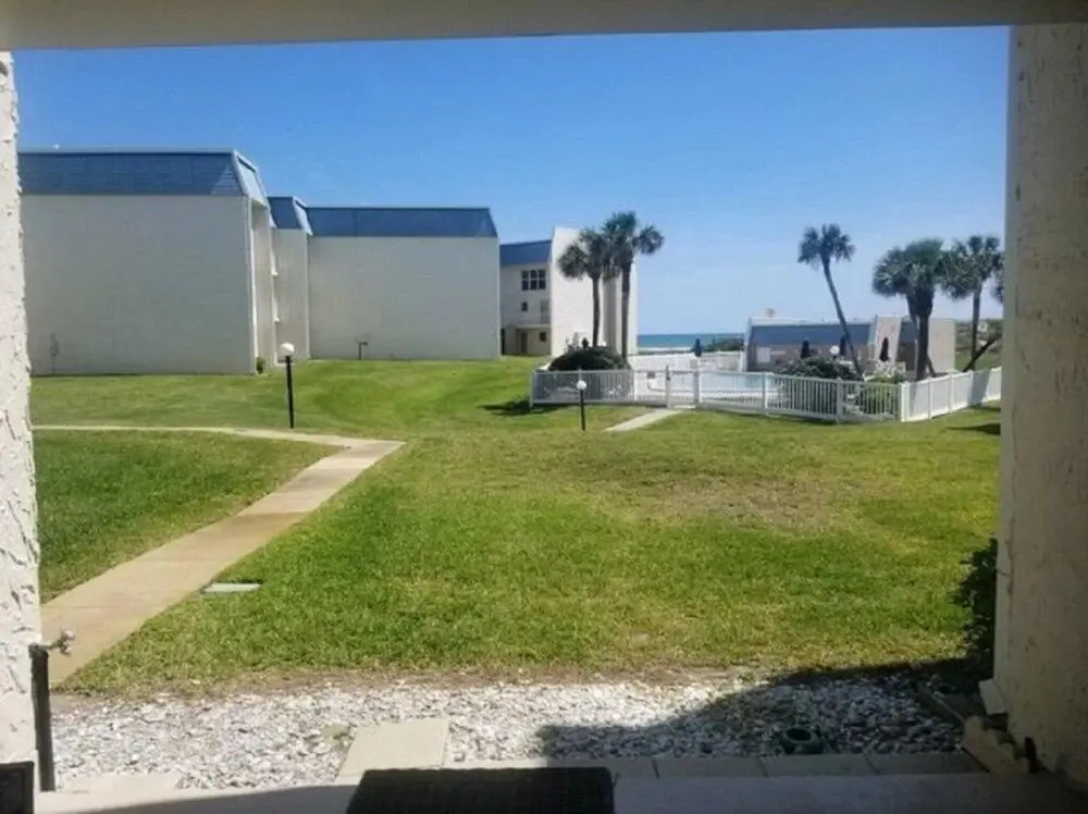 Tradewinds 151 1 Bedroom Condo by Redawning