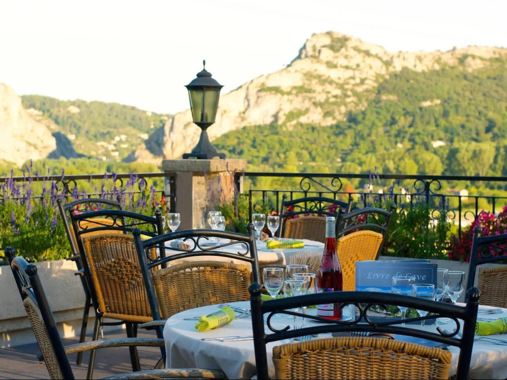 Logis Hotel Restaurant La Porte des Cévennes