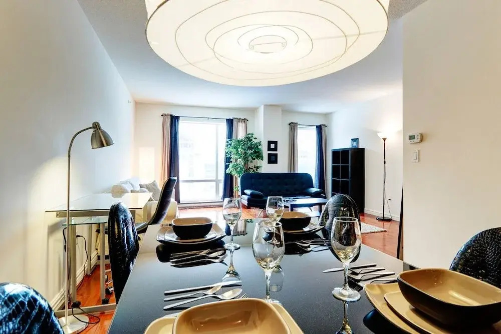 Bleury Furnished Suites by Hometrotting