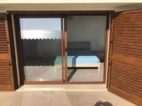 Sunshine Luxury Seafront House - sarena scoada