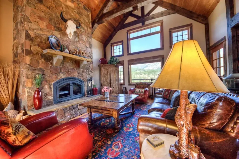 Huckleberry Hideaway by Big Sky VR