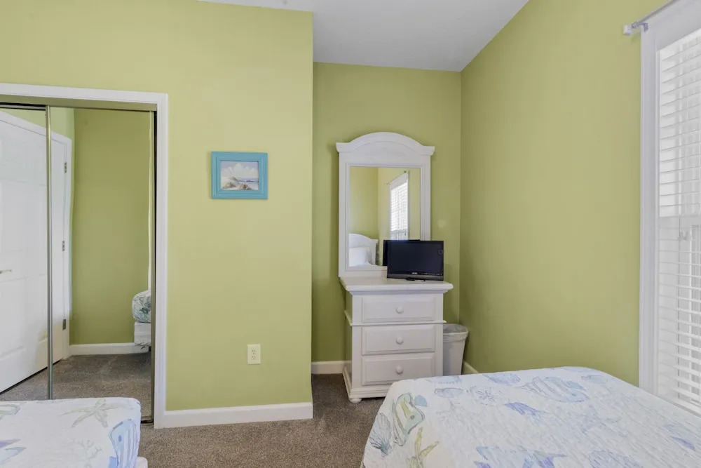 River Crossing #522 2 Bedroom Condo by RedAwning