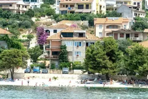 Apartments Mira