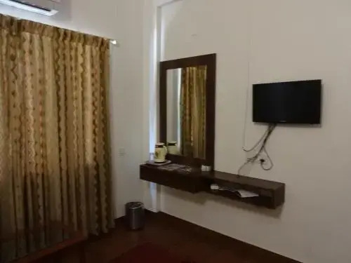 FabHotel Royal Star