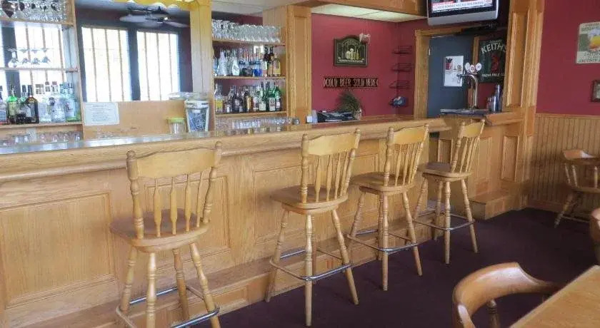 Parkland Village Inn
