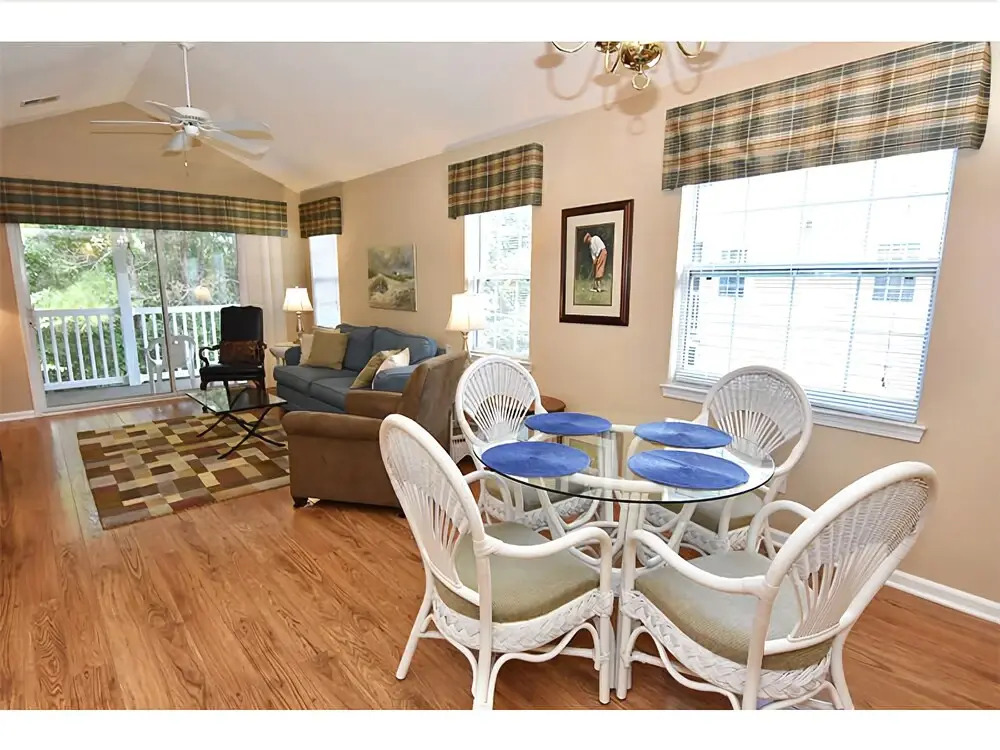 #29H True Blue - 3 Br condo by RedAwning