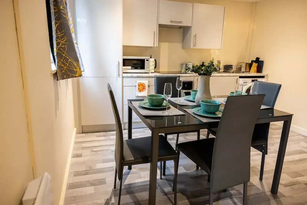 3 Bedrooms-8guests-babycot-15mintopepys-freeparkg